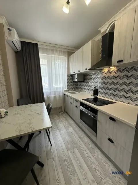 2-комн. квартира, 50 м², 1/18 эт.