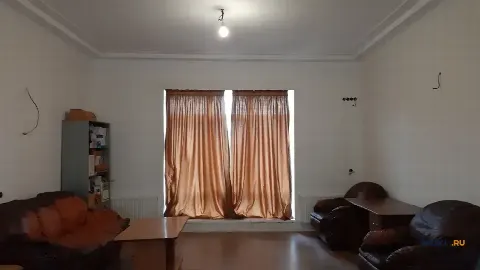 Дом 1733 м² на участке 8 сот.