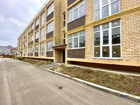 2-комн. квартира, 61 м², 1/3 эт.