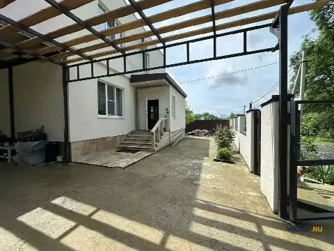 Дом 180 м² на участке 7 сот.