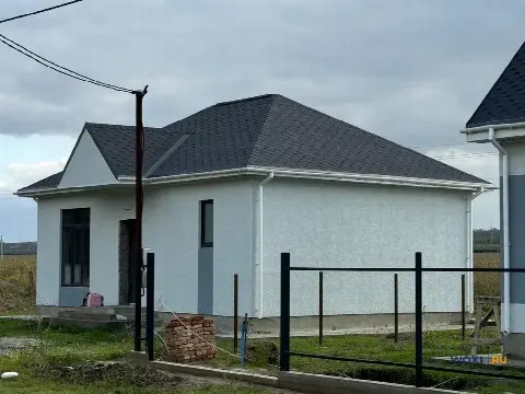 Дом 61 м² на участке 3 сот.