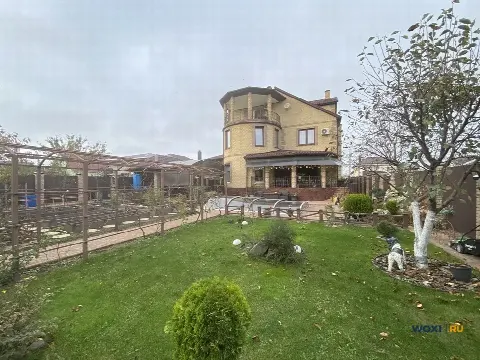 Дом 378 м² на участке 8 сот.