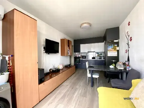2-комн. квартира, 61 м², 8/18 эт.