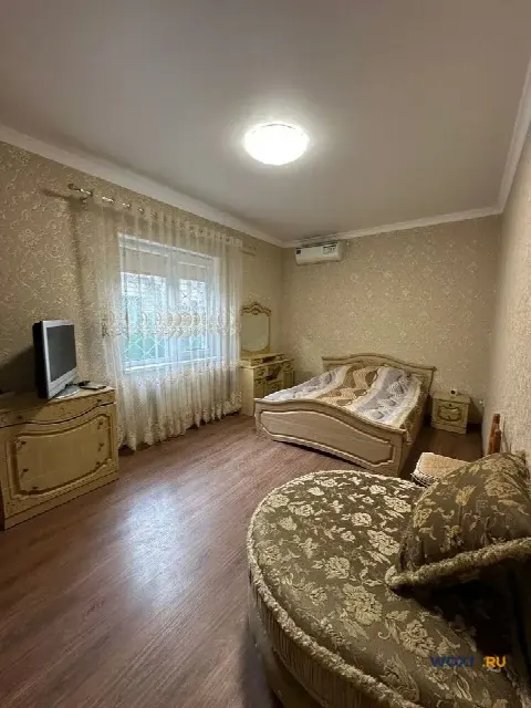 Дом 273 м² на участке 5 сот.