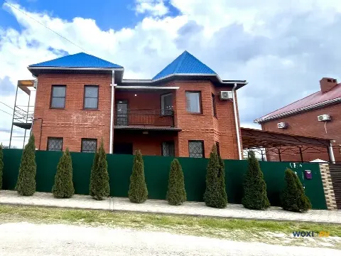 Дом 213 м² на участке 10 сот.