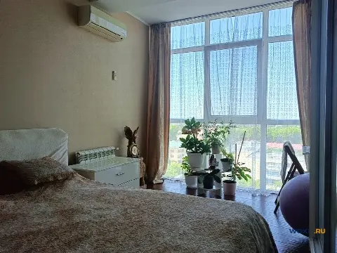 2-комн. квартира, 77 м², 9/10 эт.