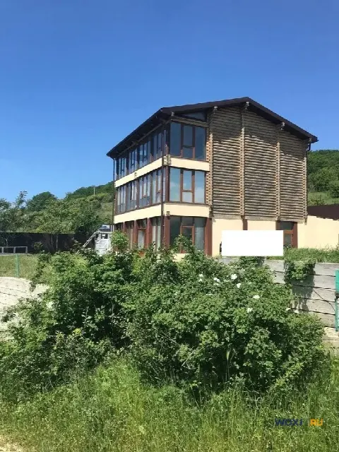 Дом 320 м² на участке 8 сот.
