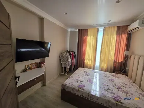 2-комн. квартира, 65 м², 3/12 эт.