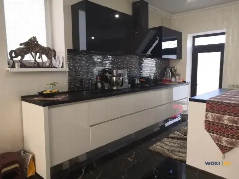 Дом 285 м² на участке 5 сот.