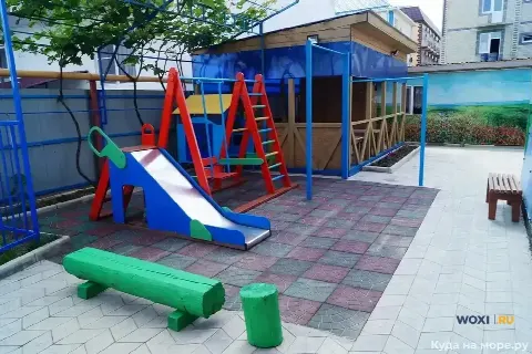Дом 502 м² на участке 8 сот.