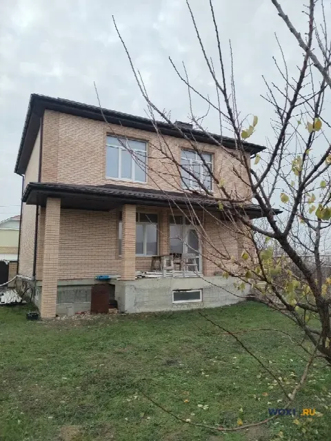 Дом 221 м² на участке 5 сот.