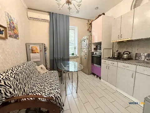 2-комн. квартира, 82 м², 1/2 эт.