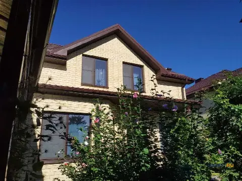 Дом 141 м² на участке 4 сот.