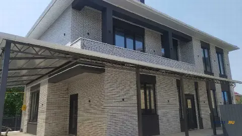 Дом 218 м² на участке 6 сот.