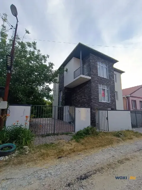 Дом 182 м² на участке 5 сот.