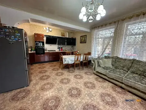 Дом 273 м² на участке 5 сот.
