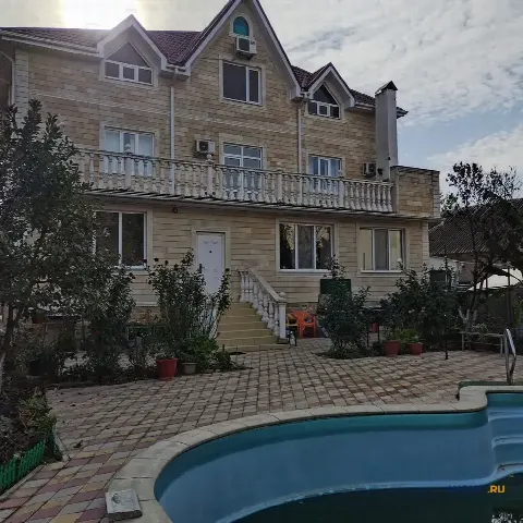 Дом 550 м² на участке 8 сот.