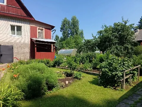 Дом 160,7 м² на участке 10,6 сот.