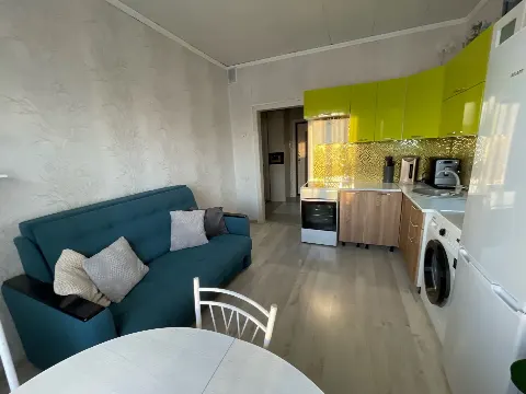 2-комн. квартира, 42,7 м², 5/5 эт.