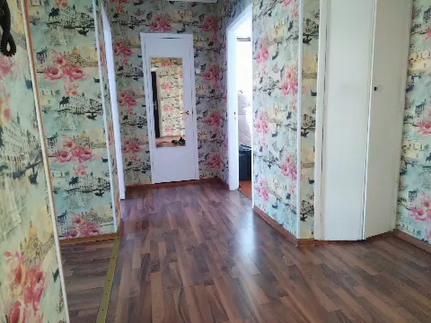 4-комн. квартира, 73,6 м², 1/4 эт.