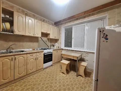 1-комн. квартира, 375 м², 2/3 эт.