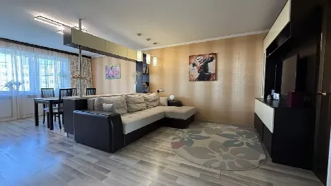 3-комн. квартира, 73,5 м², 3/7 эт.