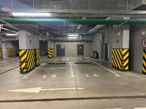 Машиноместо, 13 м²