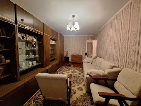 1-комн. квартира, 375 м², 2/3 эт.