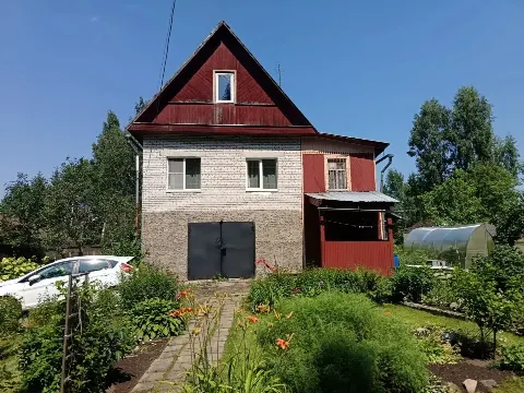 Дом 160,7 м² на участке 10,6 сот.