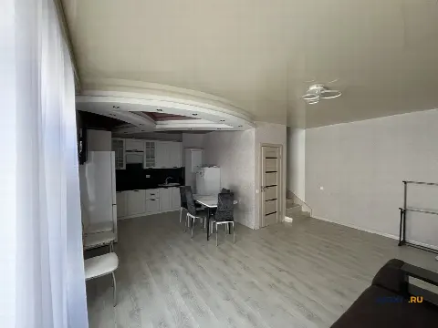 3-комн. квартира, 98 м², 2/3 эт.