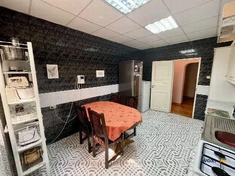 Дом 180 м² на участке 4 сот.